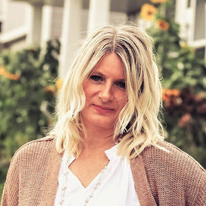 Meet your Posher, Iris